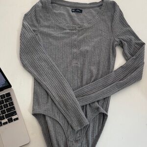 GAP Henley Gray Ribbed Bodysuit - Size S